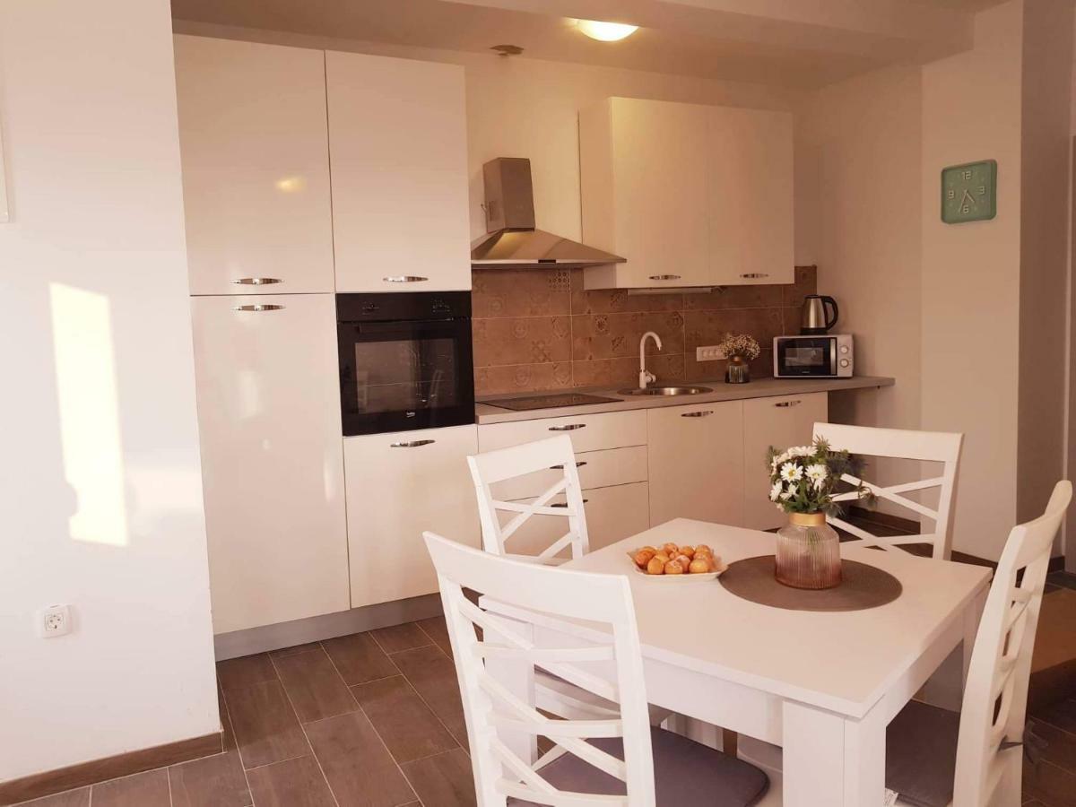 Apartmani Luce I Miho Nin Exterior photo